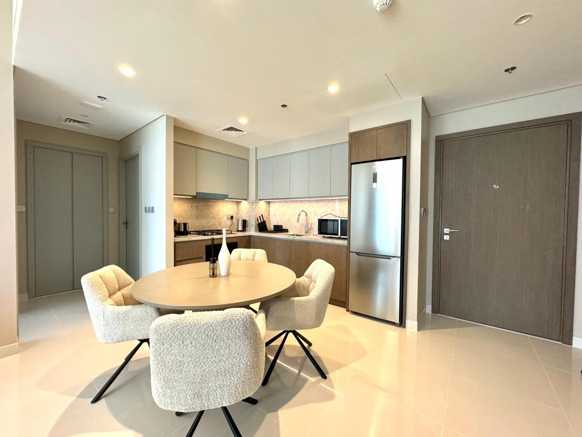 1br Luxurious Beachfront Apartment *