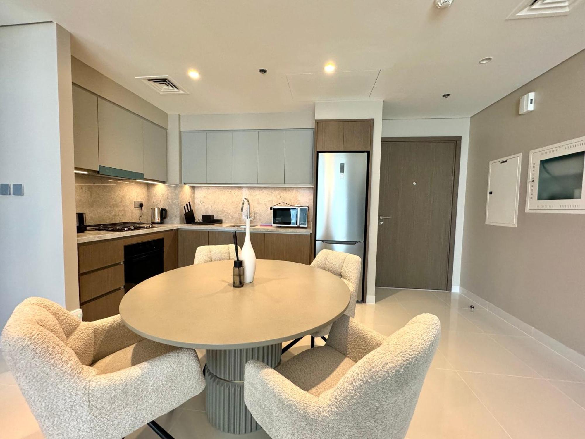 1br Luxurious Beachfront Apartment